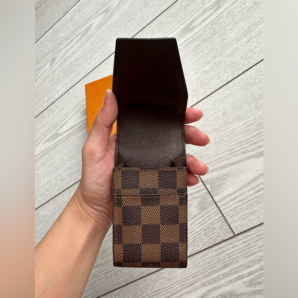 Authentic Louie Vuitton Damier Cigarette Case - Picture 8 of 8